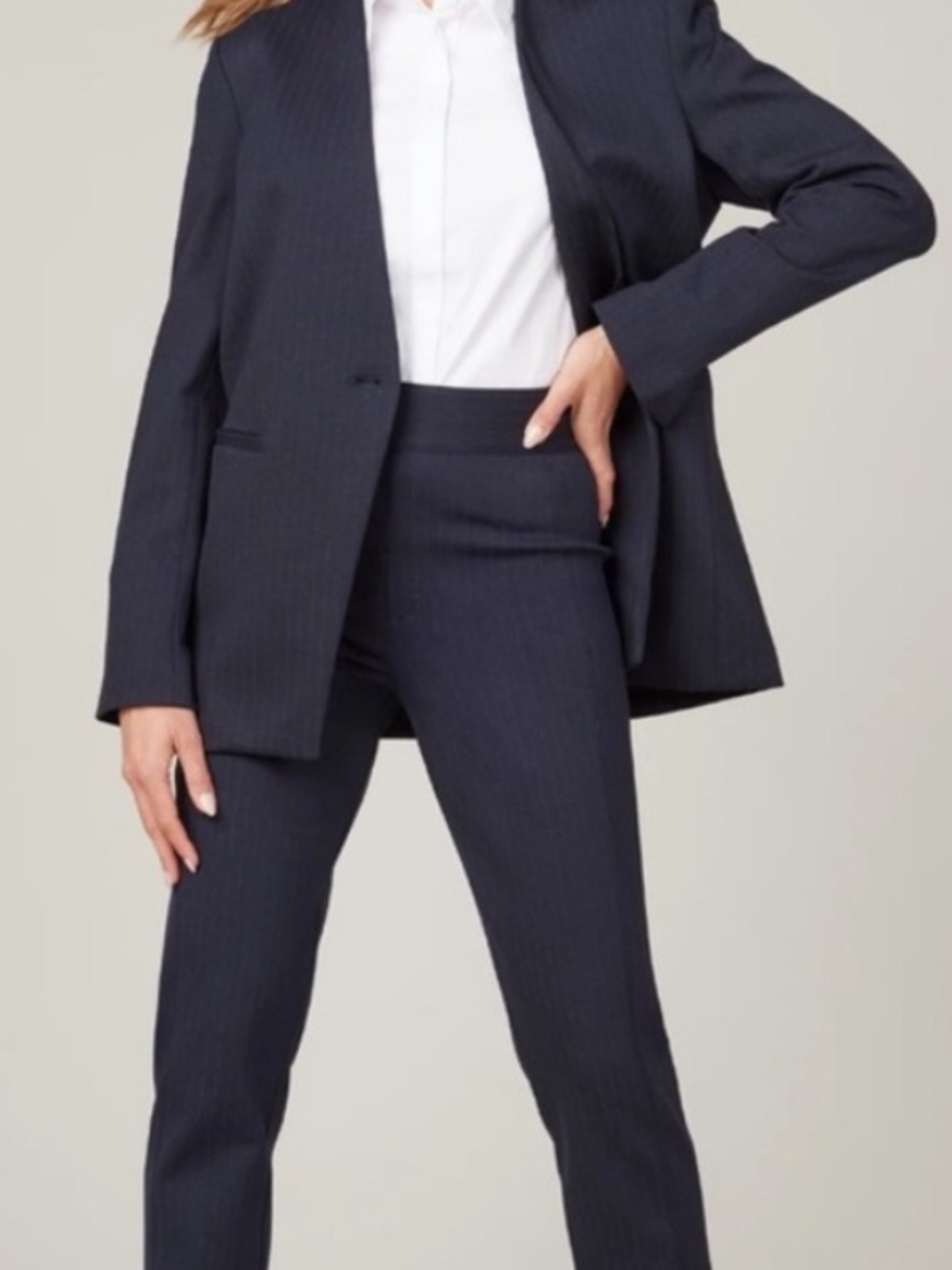 SPANX Blazer Size Medium
The Perfect Collarless Ponte
Jacket Navy Blue Pinstrip
